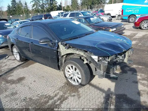 4T1G11AK4LU920661 2020 TOYOTA CAMRY - Image 1
