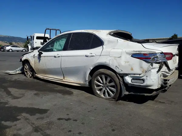 4T1G11AK4LU920899 2020 TOYOTA CAMRY - Image 2