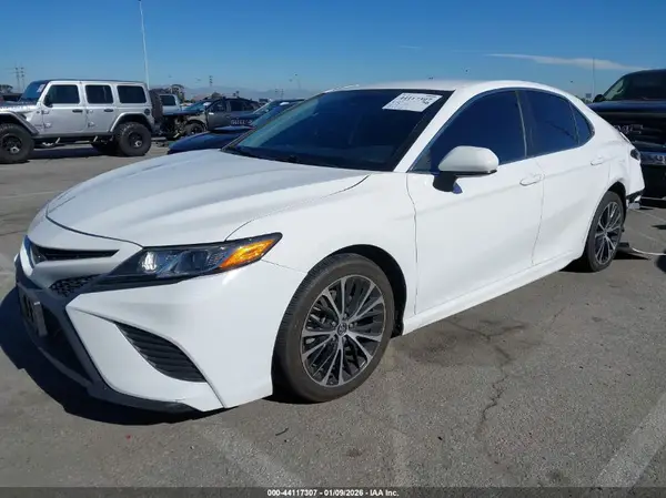 4T1G11AK4LU935273 2020 TOYOTA CAMRY - Image 2