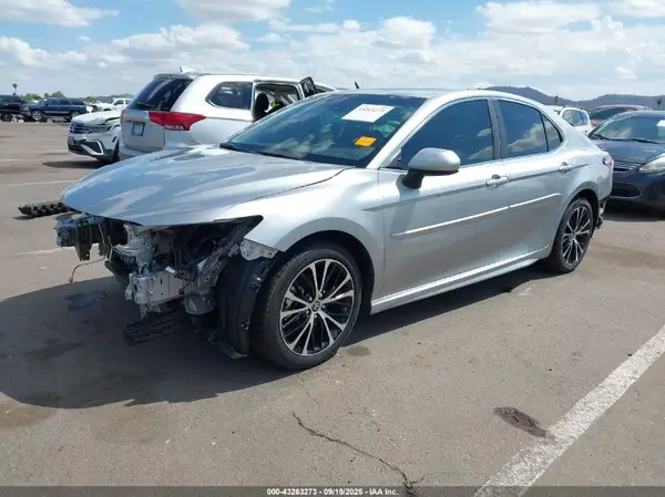 4T1G11AK4LU950209 2020 TOYOTA CAMRY - Image 2