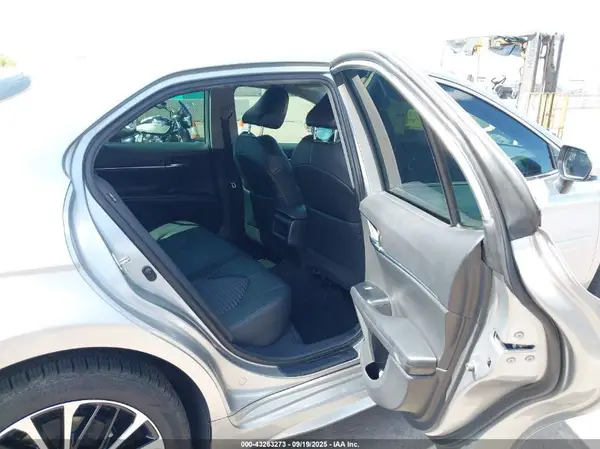 4T1G11AK4LU950209 2020 TOYOTA CAMRY - Image 8