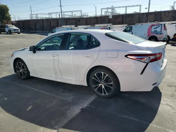4T1G11AK4LU955619 2020 TOYOTA CAMRY - Image 2