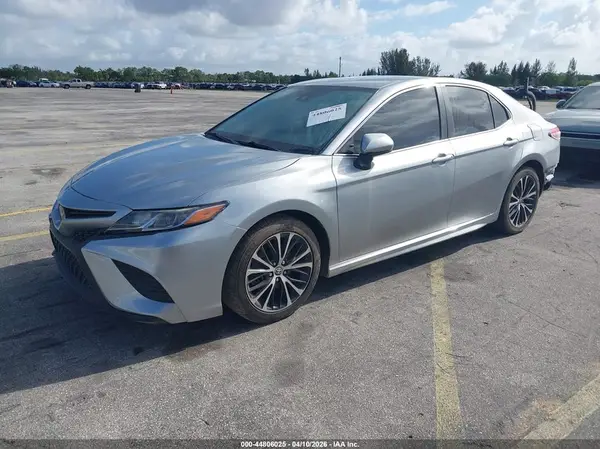 4T1G11AK4LU960738 2020 TOYOTA CAMRY - Image 2