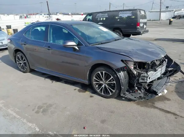 4T1G11AK4LU963381 2020 TOYOTA CAMRY - Image 1