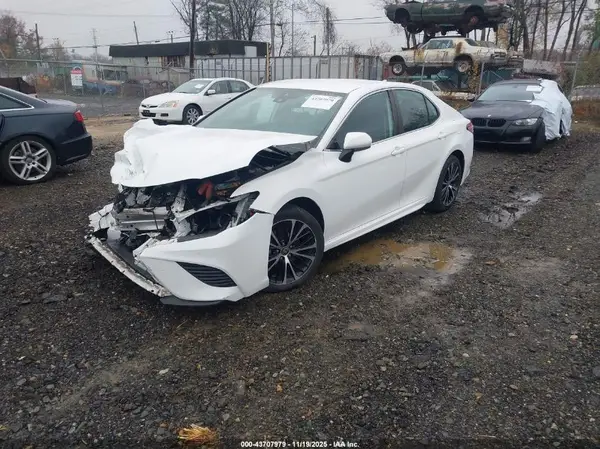 4T1G11AK4LU977202 2020 TOYOTA CAMRY - Image 2