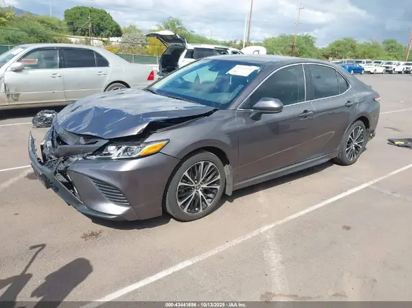 4T1G11AK4LU979662 2020 TOYOTA CAMRY - Image 2