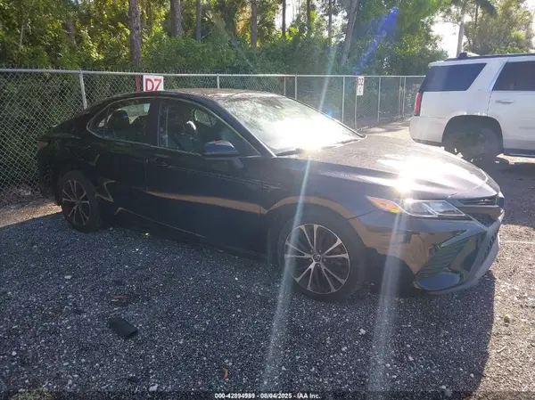4T1G11AK4LU986398 2020 TOYOTA CAMRY - Image 1