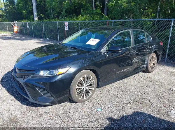 4T1G11AK4LU986398 2020 TOYOTA CAMRY - Image 2