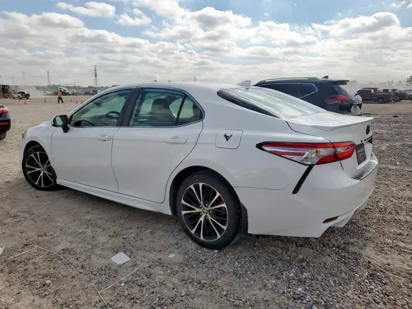 4T1G11AK4LU986787 2020 TOYOTA CAMRY - Image 2