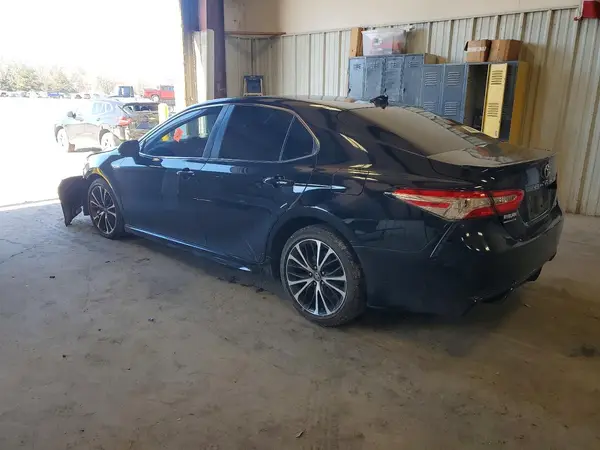 4T1G11AK4LU987423 2020 TOYOTA CAMRY - Image 2
