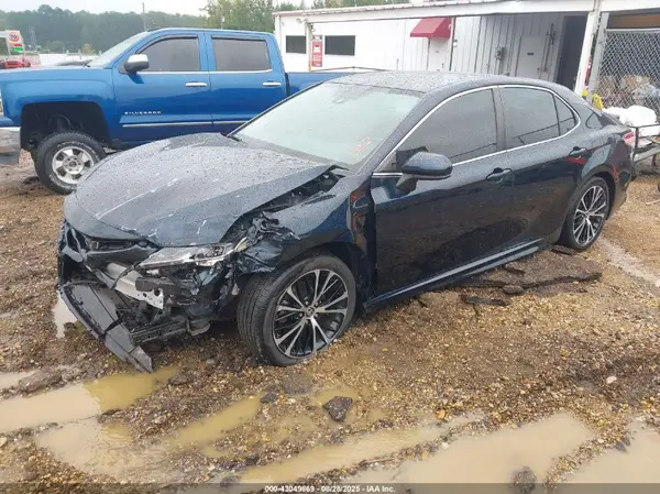 4T1G11AK4LU987857 2020 TOYOTA CAMRY - Image 2