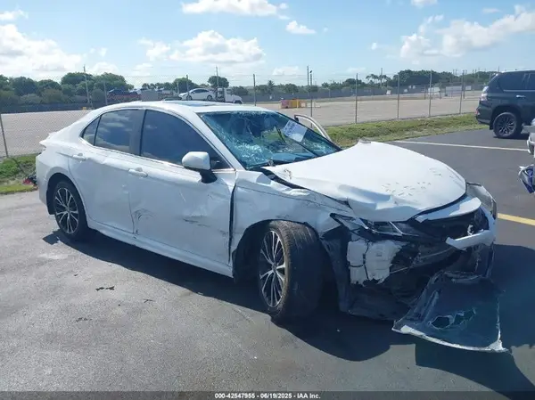 4T1G11AK4LU994565 2020 TOYOTA CAMRY - Image 1