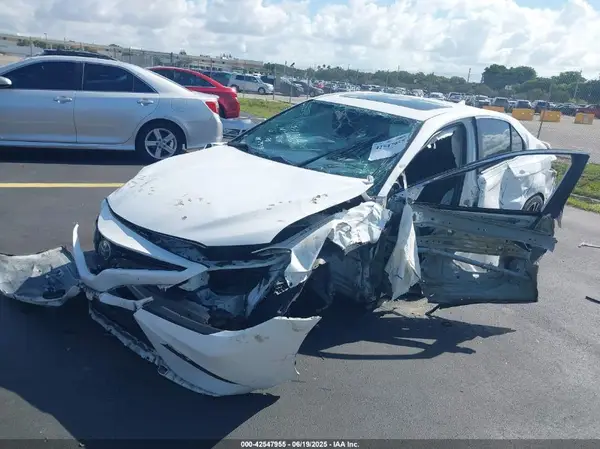 4T1G11AK4LU994565 2020 TOYOTA CAMRY - Image 2