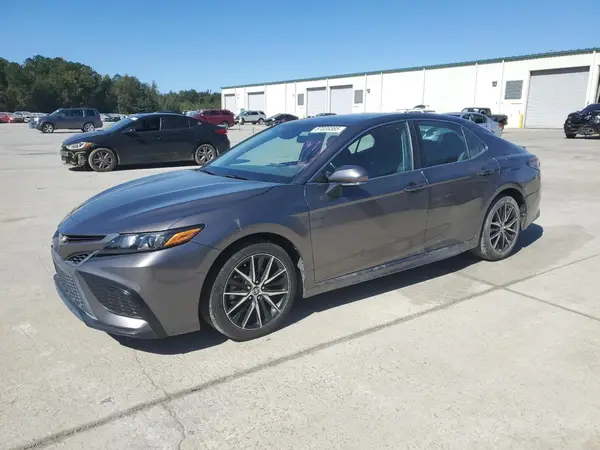 4T1G11AK4MU402325 2021 TOYOTA CAMRY - Image 1