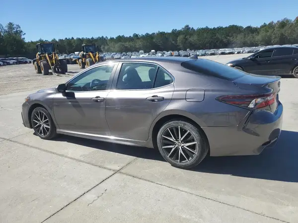 4T1G11AK4MU402325 2021 TOYOTA CAMRY - Image 2