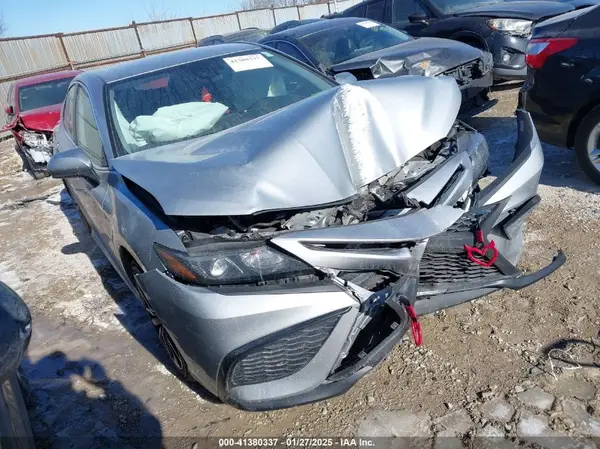 4T1G11AK4MU404091 2021 TOYOTA CAMRY - Image 1
