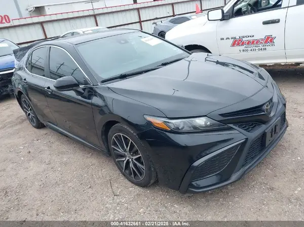 4T1G11AK4MU405614 2021 TOYOTA CAMRY - Image 1