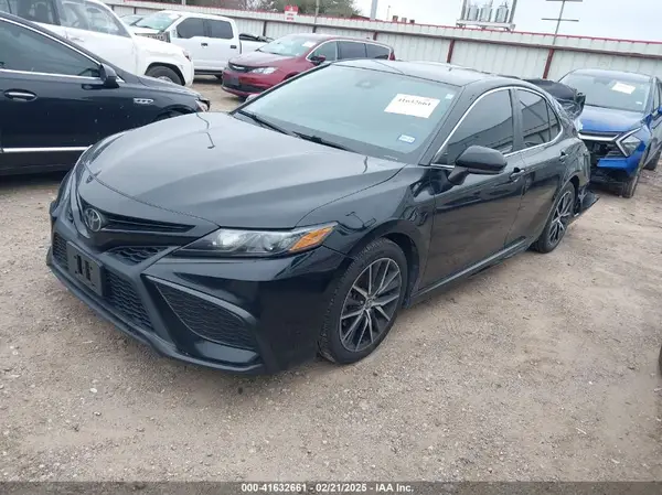 4T1G11AK4MU405614 2021 TOYOTA CAMRY - Image 2