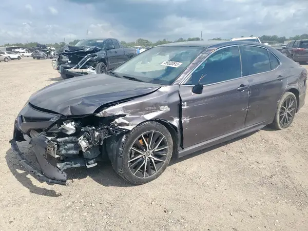 4T1G11AK4MU406486 2021 TOYOTA CAMRY - Image 1