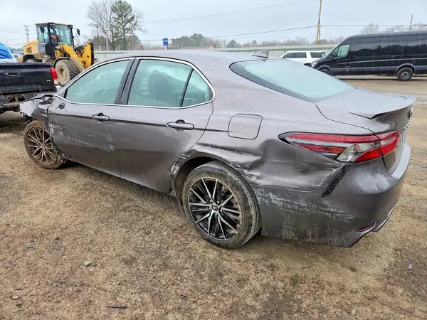 4T1G11AK4MU407444 2021 TOYOTA CAMRY - Image 2