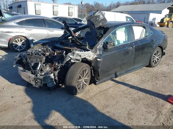 4T1G11AK4MU408710 2021 TOYOTA CAMRY - Image 2