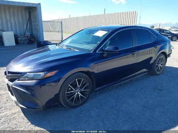 4T1G11AK4MU409050 2021 TOYOTA CAMRY - Image 2