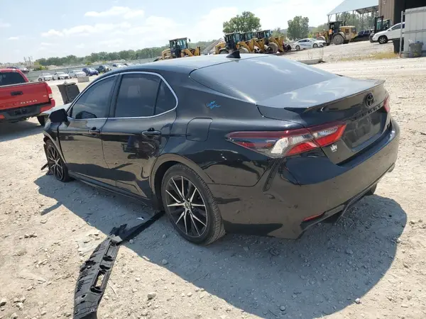 4T1G11AK4MU409324 2021 TOYOTA CAMRY - Image 2