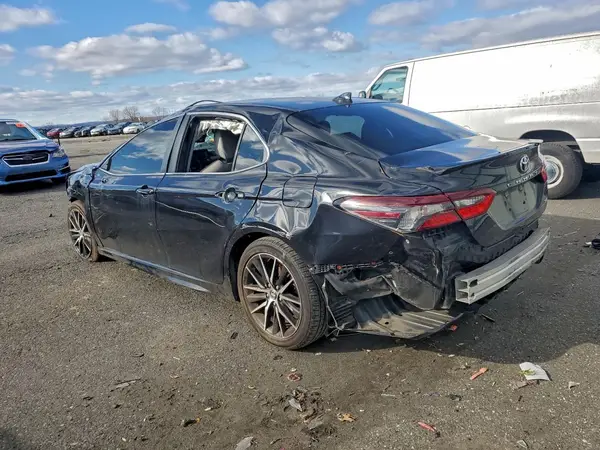 4T1G11AK4MU409372 2021 TOYOTA CAMRY - Image 2