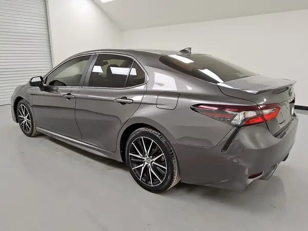 4T1G11AK4MU411638 2021 TOYOTA CAMRY - Image 2