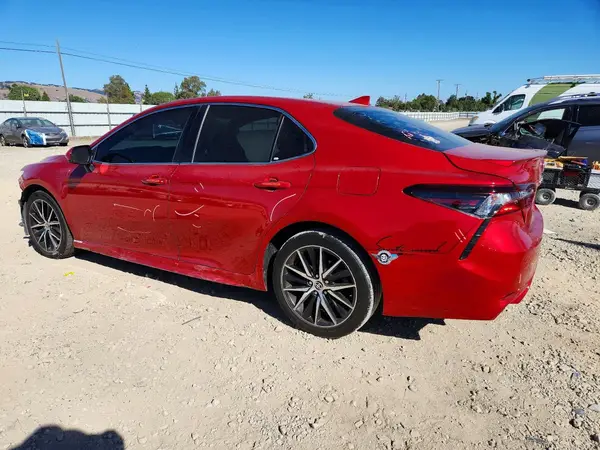 4T1G11AK4MU414927 2021 TOYOTA CAMRY - Image 2