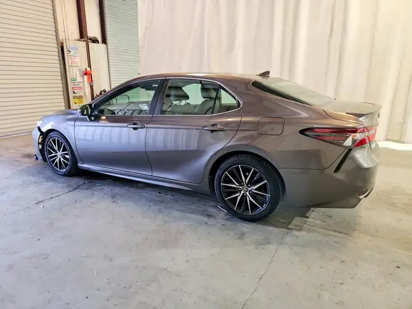 4T1G11AK4MU415706 2021 TOYOTA CAMRY - Image 2