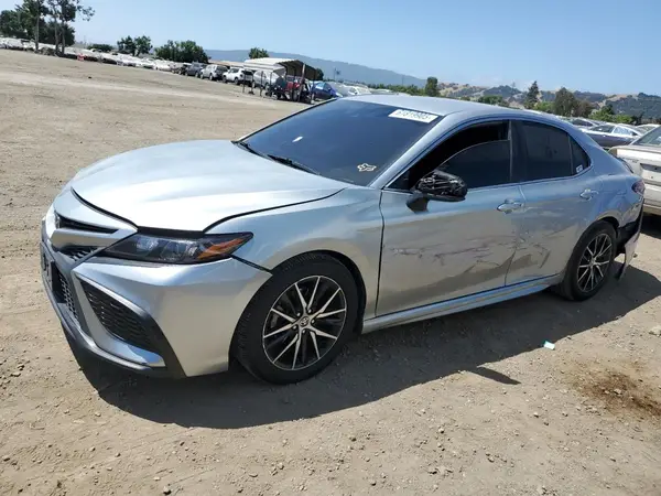 4T1G11AK4MU415768 2021 TOYOTA CAMRY - Image 1
