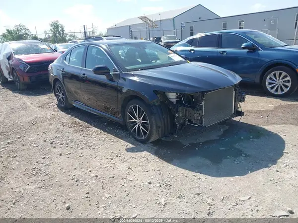 4T1G11AK4MU418265 2021 TOYOTA CAMRY - Image 1