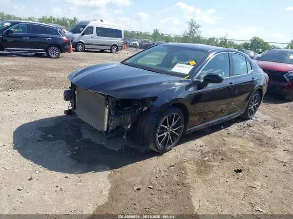 4T1G11AK4MU418265 2021 TOYOTA CAMRY - Image 2