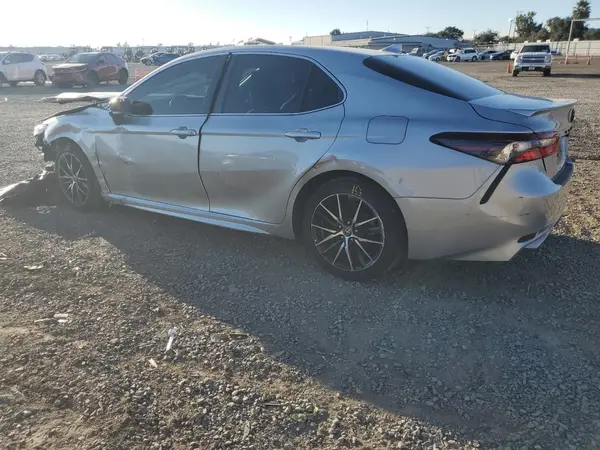 4T1G11AK4MU420503 2021 TOYOTA CAMRY - Image 2