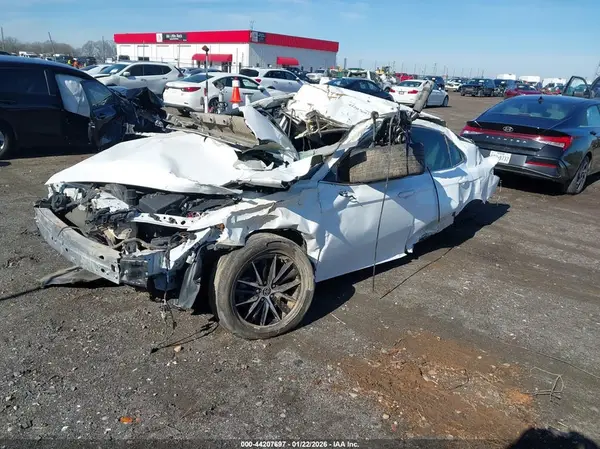 4T1G11AK4MU420758 2021 TOYOTA CAMRY - Image 2