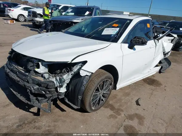 4T1G11AK4MU428908 2021 TOYOTA CAMRY - Image 2