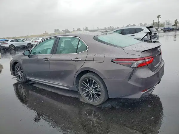 4T1G11AK4MU430853 2021 TOYOTA CAMRY - Image 2