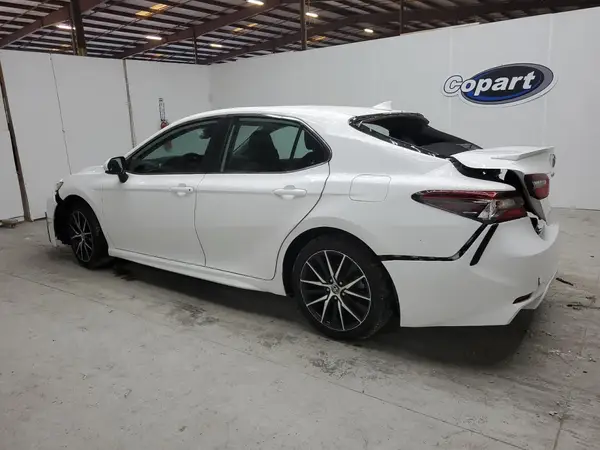 4T1G11AK4MU431212 2021 TOYOTA CAMRY - Image 2