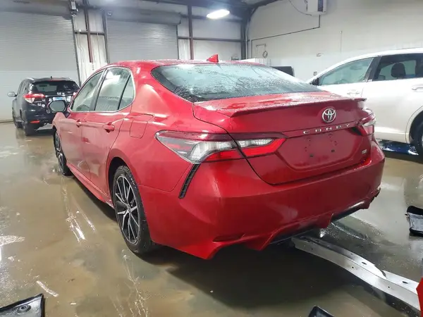 4T1G11AK4MU437320 2021 TOYOTA CAMRY - Image 2