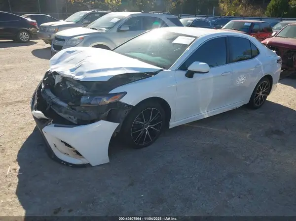 4T1G11AK4MU437690 2021 TOYOTA CAMRY - Image 2