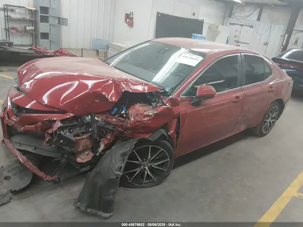 4T1G11AK4MU440427 2021 TOYOTA CAMRY - Image 2