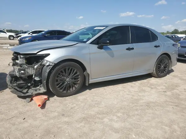 4T1G11AK4MU441562 2021 TOYOTA CAMRY - Image 1