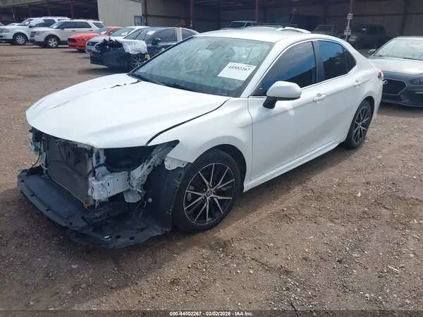 4T1G11AK4MU442646 2021 TOYOTA CAMRY - Image 2