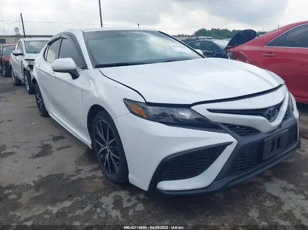 4T1G11AK4MU444123 2021 TOYOTA CAMRY - Image 1