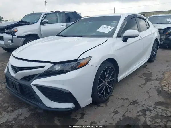 4T1G11AK4MU444123 2021 TOYOTA CAMRY - Image 2