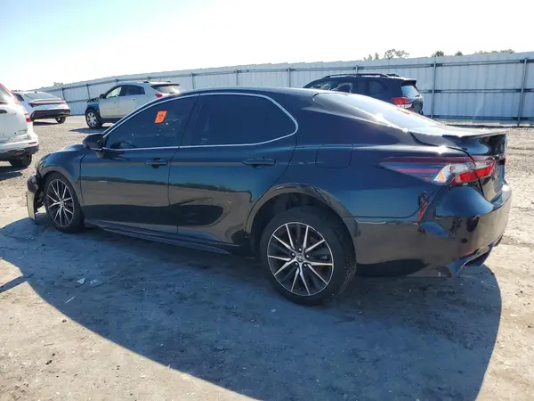 4T1G11AK4MU447569 2021 TOYOTA CAMRY - Image 2