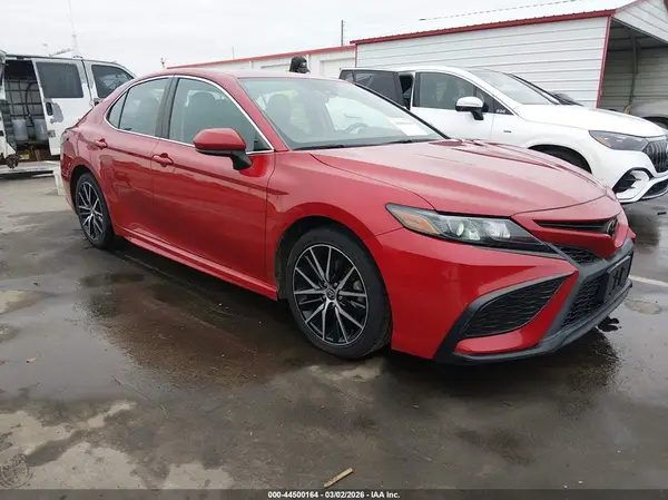 4T1G11AK4MU456434 2021 TOYOTA CAMRY - Image 1
