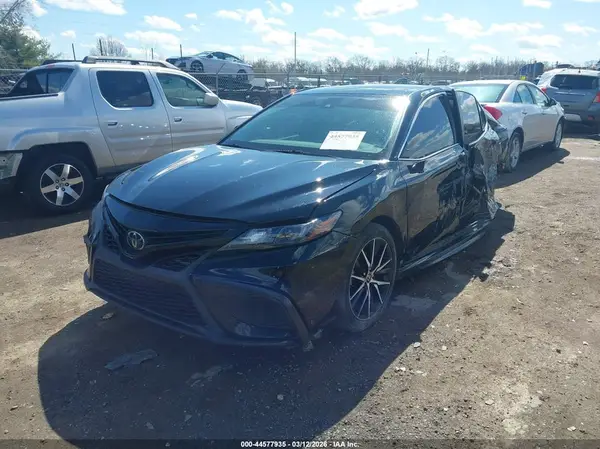 4T1G11AK4MU460564 2021 TOYOTA CAMRY - Image 2