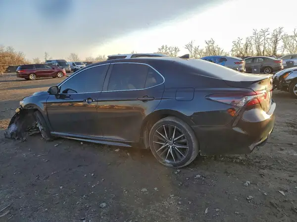 4T1G11AK4MU465604 2021 TOYOTA CAMRY - Image 2